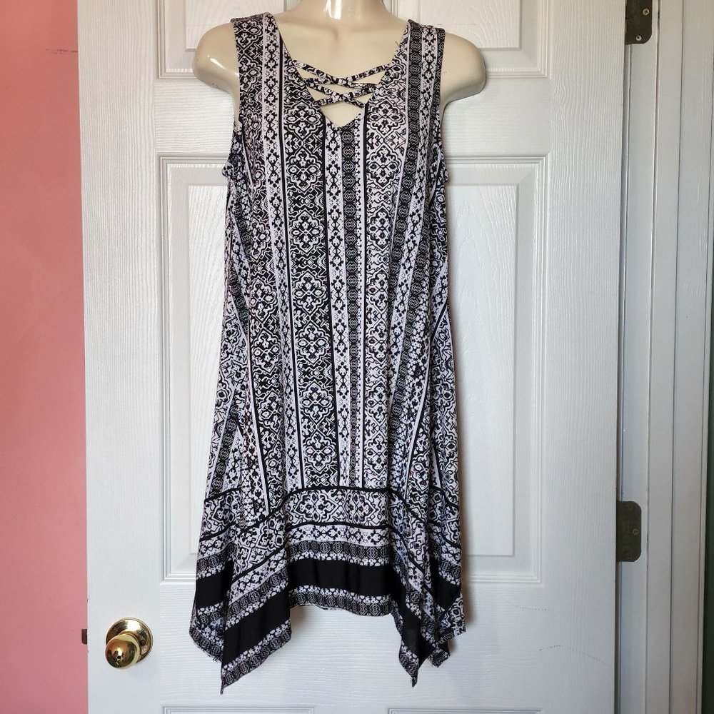 Three Pink Hearts Dress Size M Black/White